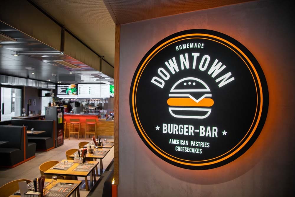 Identité visuelle et luminaires pour le Downtown Burger Bar