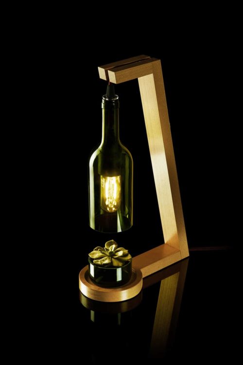 Lampe artisanale avec pied et bouteille de vin - Vinna